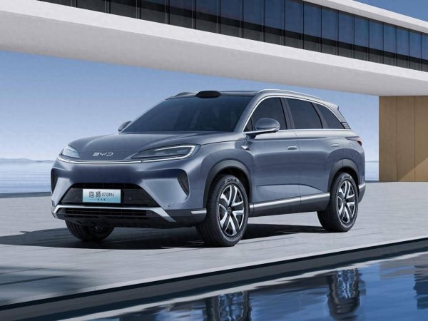 奇点财富 比亚迪拿出“诚意”！中大型SUV才16万多，油耗0.94L，续航1320km