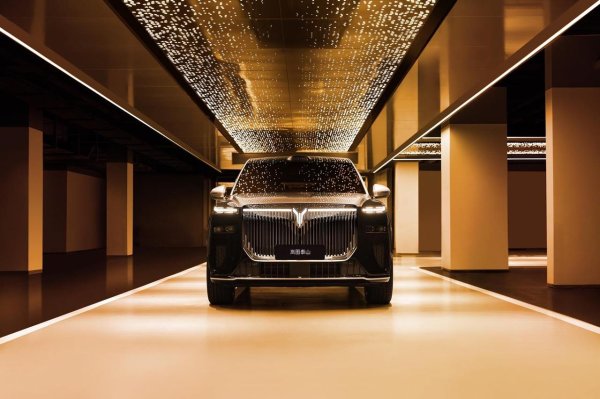 粤有钱配资 中国空悬之王岚图泰山起售价或超45万元 11月18日上市